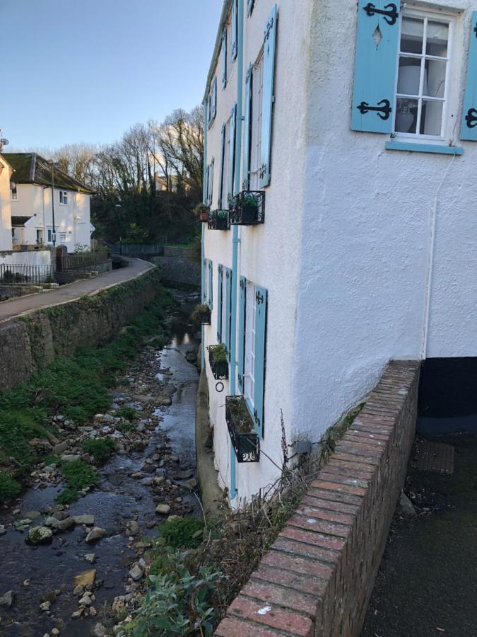 Light And Airy Central Lyme Regis Appartment With Parking Exterior foto