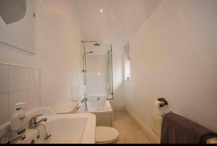 Light And Airy Central Lyme Regis Appartment With Parking Exterior foto
